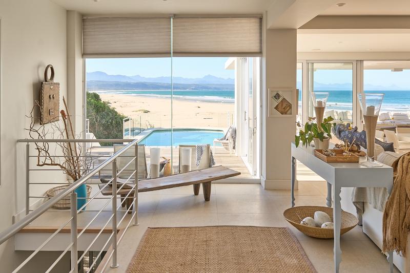 To Let 7 Bedroom Property for Rent in Lookout Beach Western Cape